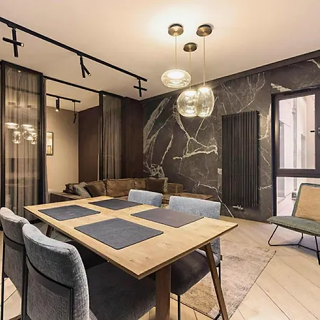 Luxury Zlota With Parking By P&m Apartment